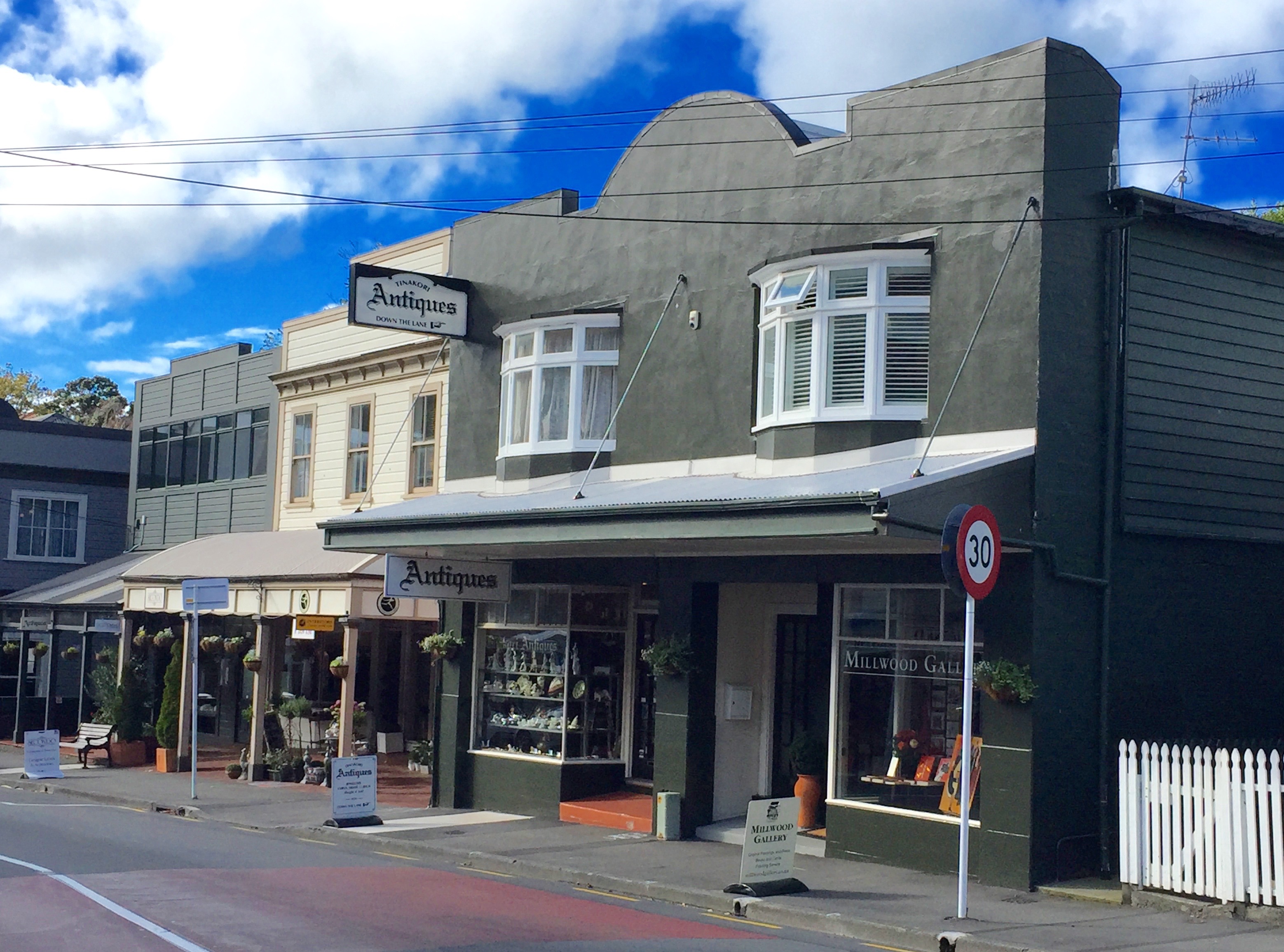 Tinakori Antiques Thorndon, Wellington